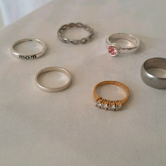 Assortment Rings 925 Silver Size 7 or 8 - Picture 1 of 7